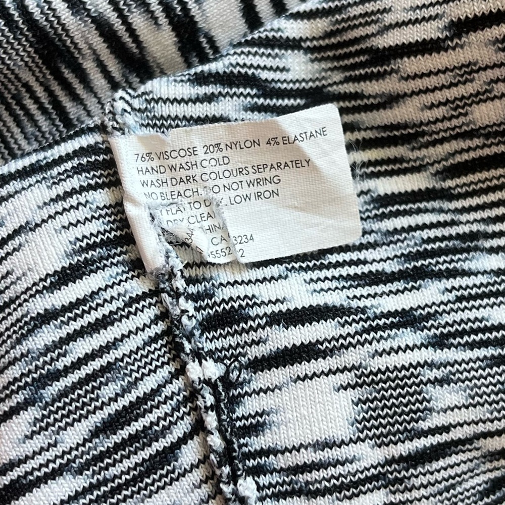 Club Monaco Ribbed Sweater Cropped Medium - Picture 4 of 5